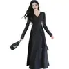 Uma grande seleção de novos vestidos longos de malha com gola minimalista estilo chinês, vestidos justos para mulheres, estilos transparentes justos de outono e inverno