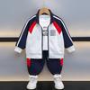 Conjunto Bordado Color Block para Meninos Primavera e Outono 2026 Novo Estilo de Outono Uniforme Escolar Cool para Bebê Roupa Esportiva Conjunto de Duas Peças Tendência