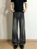 Jeans de corte reto com leve boca de sino, desconstruído, com botões, estilo retro americano para homens, design moderno de verão, calças compridas que afinam