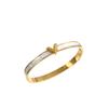 Pulsera de Acero de Titanio con Letra V para Mujer Diseño de Nicho Ins Lujo Accesible Popular en Douyin Estilo Frío Pulsera de Pareja Madreperla Blanca