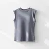 Un Nuevo Estilo de Principios de Otoño con Copas, Ropa Interior Sencilla con Hilo Anti-Exposición y Chaleco Básico de Hombros Anchos para Usar por Encima