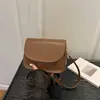 Bolsa de mão de alta costura para mulheres, nova bolsa quadrada pequena versátil da moda 2026, bolsa de ombro simples, bolsa para o dia a dia