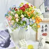 20 crisantemos silvestres artificiales pequeños para decoración de hogar moderno, frescos y elegantes, adecuados para la decoración de la pared del fondo del sofá de la sala de estar, flores artificiales nuevas al por mayor