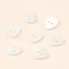 Botones de Concha Blanca Natural con Forma de Corazón de Durazno en Stock con Dos Agujeros Planos para Camisas, Accesorios Infantiles, Botones de Alta Gama