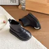 Nuevos estilos de otoño e invierno: zapatos de cuero patchwork, zapatos de algodón para niños, zapatos forrados de felpa, botas de cuero para niñas, zapatos para caminar para niños y botines para bebés