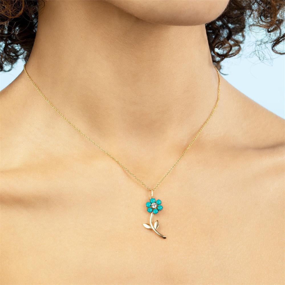 TURQUIOSE-FLOWER-PENDANT_x864_