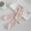 Calcetines con Botones Florales para Mujer, Estilo Delgado de Primavera y Verano, Estilo Coreano Calcetines de Malla Hueca hasta la Pantorrilla, Calcetines de Encaje con Volantes Estilo Ballet