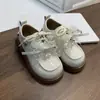 2026 Novos Mocassins Brilhantes Estilo Britânico com Laço de Couro Patenteado para Crianças, Sapatos de Couro para Meninas Princesas com Solas Grossas