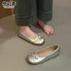 Zapatos de ballet vintage con lazo de cuero genuino para mujer, nuevo estilo otoño 2026, zapatos planos bajos para combinar con faldas, zapatos de abuela