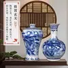 Jarrón de Porcelana Azul y Blanco Pintado a Mano Jingdezhen Estilo Chino Pintura de Paisaje Cerámica Jarrón Pequeño Arreglo Floral Chino Decoración para el Hogar Nuevo