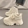Novos Tênis Casuais Plataforma Outono e Inverno 2025 Tendência Versátil Sola Grossa Sapatos Pai para Mulheres Sapatos que Aumentam a Altura