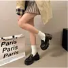 Zapatos de Cuero Pequeños Estilo Británico con Suela Gruesa y Tacón Grueso para Mujer 2026 Nuevos Mocasines Slip-on Otoño Mocasines Negros
