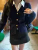 Suéter de Malha com Gola V Estilo Academia Slim-Fit Outono/Inverno 2026 Bordado Retrô Americano Simples e Versátil