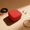 Caja de joyería de terciopelo de lujo ligero transfronteriza, caja de almacenamiento portátil, empaque de terciopelo para joyería, logotipo personalizado en lotes pequeños
