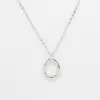 Collar Circular de Lujo Ligero para Mujer 2026 Nuevo Modelo Popular Exquisita Cadena para Clavícula Elegante de Gama Alta Estilo Minimalista Simple Colgante