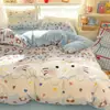 Juego de ropa de cama de cuatro piezas de terciopelo de leche, cálido para invierno, de alto gramaje, adecuado para dormitorios universitarios y habitaciones, con diseño Fair Isle, incluye sábana bajera y funda de edredón.