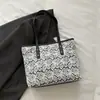 Bolso de Hombro Individual Nuevo de Personalidad de Moda 2026 Moda de Verano Casual Textura Gran Capacidad Bolso Tote para Mujer