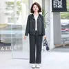 Conjunto de duas peças de outono para mães, novo conjunto estiloso e que rejuvenesce para mães de meia-idade, moderno, casual, emagrecedor e versátil