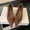 2025 Nuevo Estilo Otoñal Estilo Retro Francés Punta Afilada Gamuza Boca Baja Tacones Altos de Aguja Zapatos Versátiles Estilo Commuter para Mujer