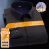 Camisa Casual Versátil Confortável Preta Inverno 2025 Mais Veludo Camisa de Pai de Meia-idade Top Quente Versátil Masculino