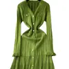 Vestido de Punto de Manga Larga Delgado con Fruncidos, Cuello en V, Botones Metálicos y Cintura Ajustada, Estilo Francés de Alta Gama Inspirado en Chanel para Socialité