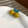 Pendientes de Bola de Color Caramelo de Gama Alta con Diseño de Nicho, Pendientes Femeninos y Lindos, Pendientes Versátiles de Dos Formas Retro para Mujer