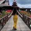 Bikini de tres piezas con estampado de flores divididas en nicho amarillo jengibre de Tailandia para vacaciones en la isla, traje de baño adelgazante de aguas termales para mujer