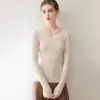 El suéter básico de punto corto de cachemira de alta gama listo para usar utiliza hilo Consinee para la nueva colección otoño/invierno para mujer.
