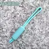 En stock Tirador de cremallera de TPU Cola de tirador para cremallera Mochila escolar para niños de jardín de infantes Cuerda tiradora de cremallera Equipaje Moldeo por inyección Cuerda tiradora