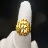 Anillo de Oro Aluvial para Mujer que No Se Desvanecerá por Mucho Tiempo, Diseño de Nicho de Alta Gama Abierto, Accesorios Exagerados Retro Imitación Oro, Producto Nuevo