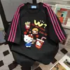 Camiseta Manga Curta Patchwork Três Listras com Estampa Divertida de Desenho Animado para Mulheres, Design de Nicho de Verão, Top Vintage para o Dia a Dia
