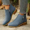 Botines bajos gruesos versátiles simples transfronterizos europeos y americanos para otoño e invierno, botas de color liso para mujer con detalles de hojas, venta al por mayor, tallas grandes