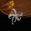 Broche de Lazo de Alta Gama Japonés y Coreano Aleación Pin de Diamante Ropa de Mujer Corsage Versátil Elegante Joyería Hebilla para Bufanda de Seda
