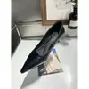 Sapatos de Salto Alto Elegantes 2025 Primavera Novo Estilo da Moda Salto Fino Bico Fino Sapatos Individuais para Mulheres Salto Alto Preto Bico Fino