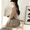 Bolso de hombro multicapa para mujer, gran capacidad, resistente al agua, adecuado para el trabajo y el ocio, elegante y con estilo, cabe un teléfono, bolso cruzado