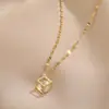 Collar para mujer de diseño nicho de lujo ligero, blanco como terrón de azúcar, con diamantes blancos y acero de titanio, estilo coreano, modelo nuevo único con un toque de alta gama, cadena para la clavícula