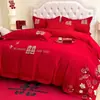 Juego de Bordado para Boda de Cuatro Piezas Rojo Algodón Amigable con la Piel Sábana Funda Nórdica Boda China Casa Nueva Colcha Auspiciosa Ropa de Cama para Boda