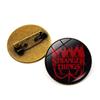 Broche História Estranha Masculino e Feminino Combina com Tudo Explosivo Transfronteiriço Stranger Things Pin Badge Decorações Maré