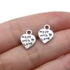 Colgante de aleación con forma de letra de amor antigua de plata de 0,6 g, accesorio para llavero, pulsera y collar.