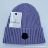 En stock Gorro de Invierno Coreano Casual de Punto Moda Marca para Hombres y Mujeres Cálido para el Frío Rayas Verticales Engrosado Gorro de Lana