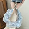 Corrente de celular com toque de alta qualidade e luxuoso, apresentando uma delicada alça de pulso em malha e um cordão para segurar na mão, perfeita para outono e inverno, e projetada como uma alça de celular anti-perda para atividades ao ar livre