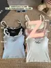 Camisola lindíssima e delicada com acabamento em renda e bojos para mulheres, modelo novo, adequada para uso tanto interno quanto externo, lindo design nas costas, top branco