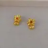 Brincos de Flor Banhados a Ouro Real 18K Brincos de Tarraxa de Luxo Leve Temperamento de Ponta Brincos de Moda Versáteis de Nicho Atacado para Mulheres