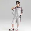 Conjunto Esportivo de Verão Novo para Meninos, Conjunto Casual Elegante de Duas Peças para Crianças Maiores, Street Wear Moderno e Descolado