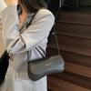 Bolsa Baguete Feminina Outono 2025 Novo Design de Nicho Moderna Bolsa de Ombro Retrô Bolsa de Axila Casual para o Dia a Dia Bolsa Pequena Quadrada
