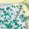 Diamante Tallado Especial de Fondo Plano Esmeralda Cruzado Europeo y Americano Armadura de Palacio Verde Navideño Uña Mariposa Uña de Cristal Joyería