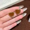Brincos de Gota de Óleo Cor de Café Maillard para Mulheres, de Alto Padrão e Elegantes, Brincos Populares de Celebridade da Internet, Brincos de Design Exclusivo para Outono e Inverno
