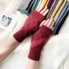 Gorro de Tricô Transfronteiriço de Inverno para Pessoas de Meia-Idade e Idosos, Forrado com Lã Sintética, Espesso, Quente, Chapéu e Luvas Protetores de Orelha, Boina de Lã da Moda para Mulheres