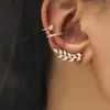 Nuevo Clip para Oreja de Aleación Estrella Diamante Pequeño Flor Hoja Dorada Geométrico Perla Circonita Set de Pendientes sin Perforar para Mujer