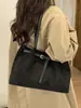 Bolso de gamuza para mujer, gran capacidad, nuevo bolso de hombro vintage esmerilado otoño e invierno 2026, bolso tote de alta gama para el trabajo